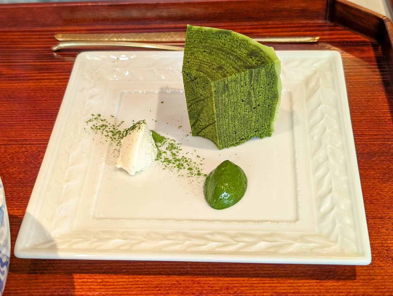 [食記][日本][京都] 丸久小山園 西洞院店 — 丸久小山園在京都市區直營店設置茶房，供應優質又濃郁美味的抹茶甜點和手刷抹茶。