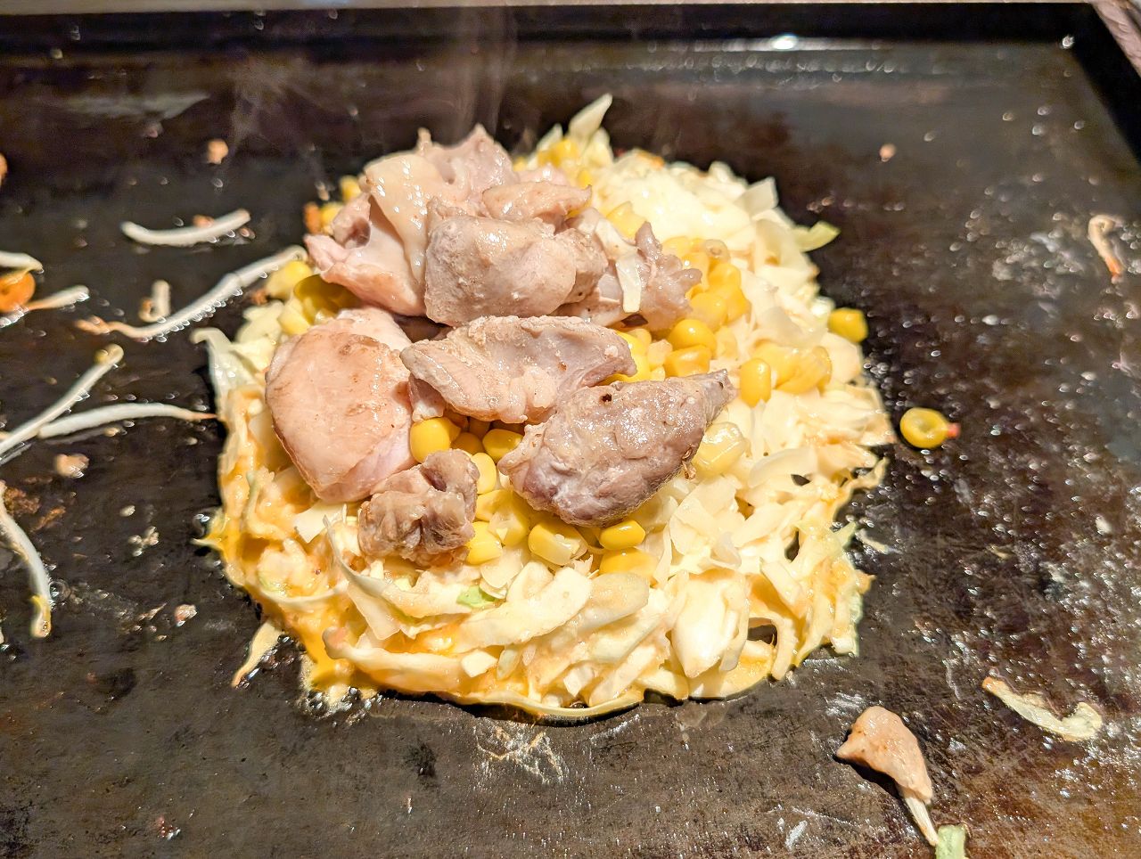 [食記][日本][大阪] 月島もんじゃ くうや 難波 — 來自東京的文字燒專賣餐廳在大阪難波開分店，供應豐富多樣的鐵板料理。