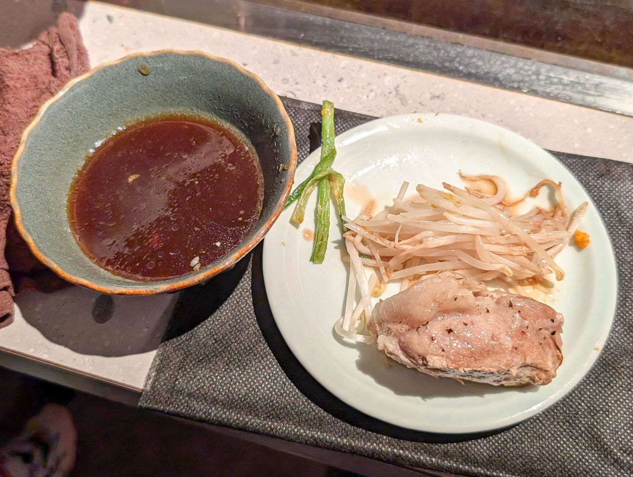 [食記][日本][大阪] 月島もんじゃ くうや 難波 — 來自東京的文字燒專賣餐廳在大阪難波開分店，供應豐富多樣的鐵板料理。