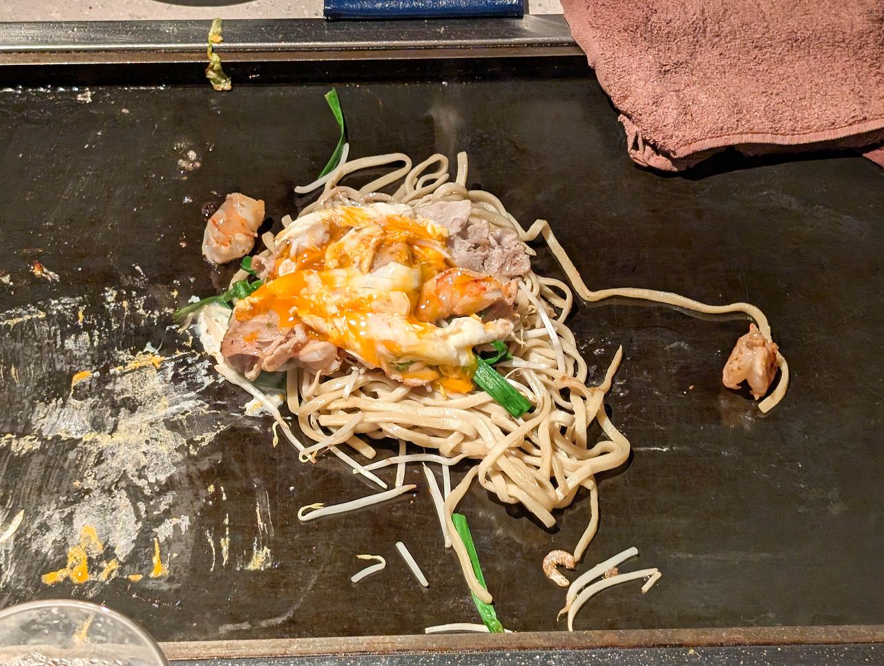 [食記][日本][大阪] 月島もんじゃ くうや 難波 — 來自東京的文字燒專賣餐廳在大阪難波開分店，供應豐富多樣的鐵板料理。