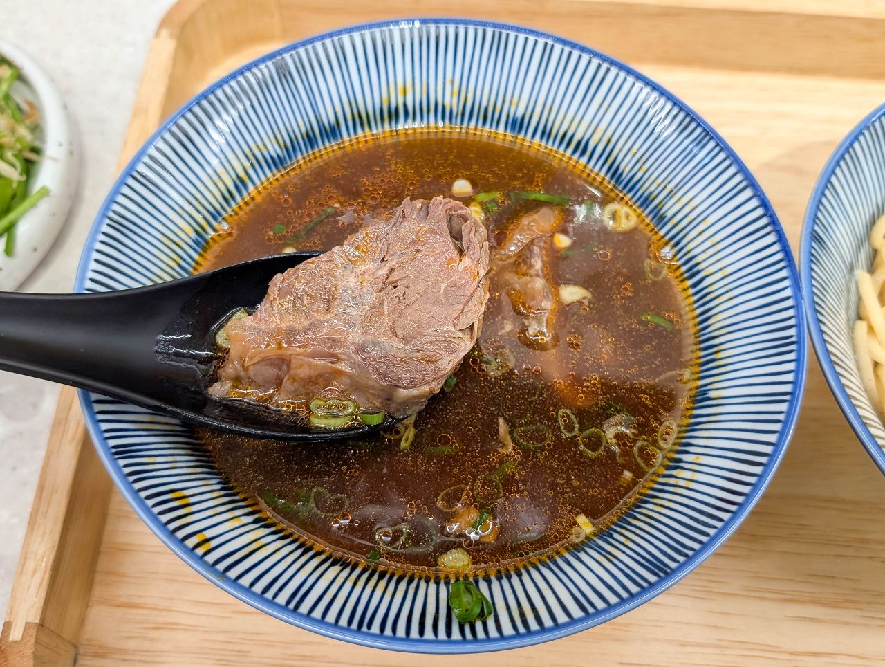 [食記][台北市] 御真牛牛肉麵 — 西門町牛肉麵推薦，曾於2023年榮獲台北國際牛肉麵節紅燒組亞軍。