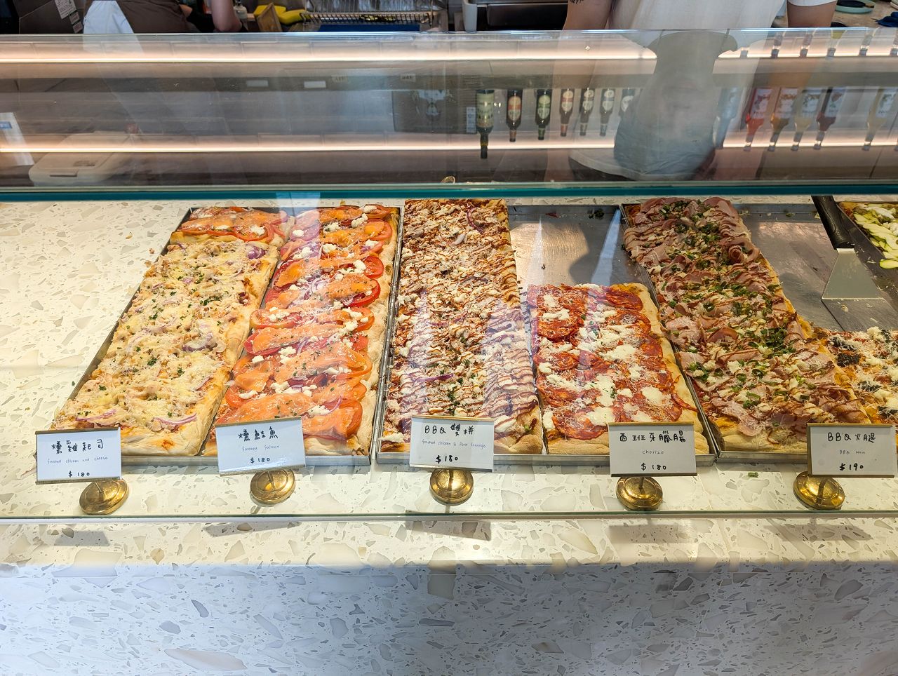 [食記][高雄市] Rom’antica Pizza 羅馬披薩青海店 — 高雄美術館附近羅馬式方形披薩專賣店