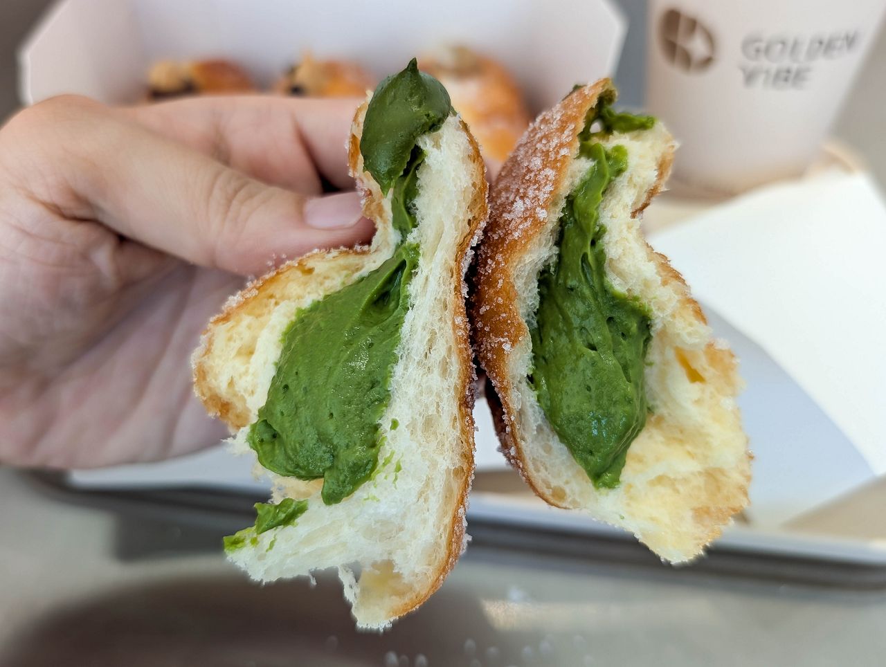 [食記][高雄市] Golden Vibe — 巨蛋商圈博愛路上新開手作甜甜圈專賣店
