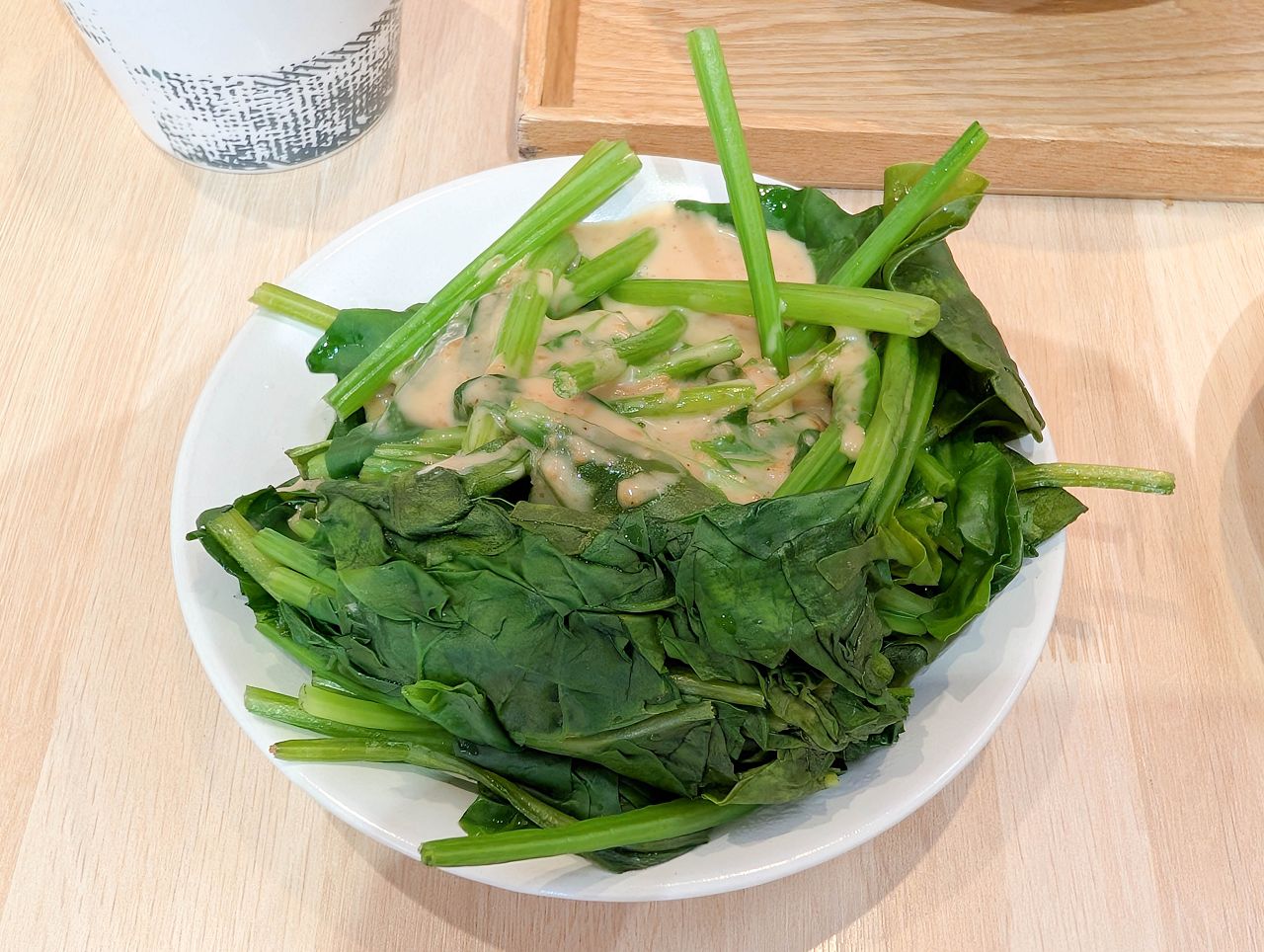 [食記][高雄市] 拉麵 橫山家 高雄七賢店 — 屏東起家日籍老闆經營的拉麵店，主打秘製豚骨拉麵。