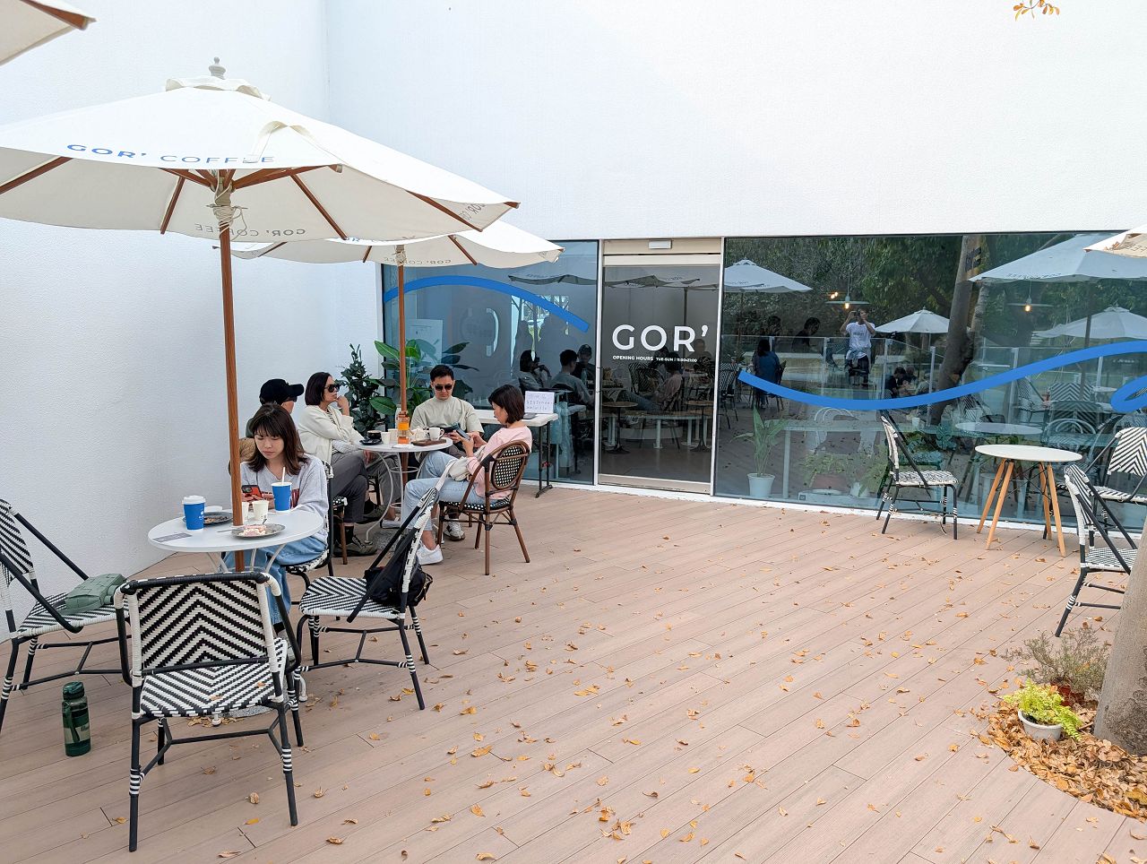 [食記][高雄市] GOR’ Coffee & Pâtisserie 內惟藝術中心門市 — 內惟藝術中心結合自然氣息的高質感咖啡廳，主打精品咖啡以及獨家供應法式甜點。