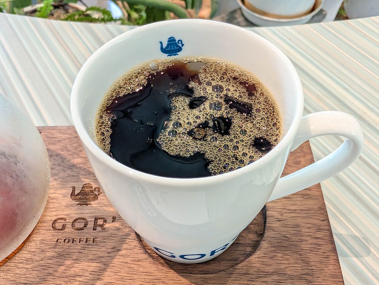 [食記][高雄市] GOR’ Coffee & Pâtisserie 內惟藝術中心門市 — 內惟藝術中心結合自然氣息的高質感咖啡廳，主打精品咖啡以及獨家供應法式甜點。
