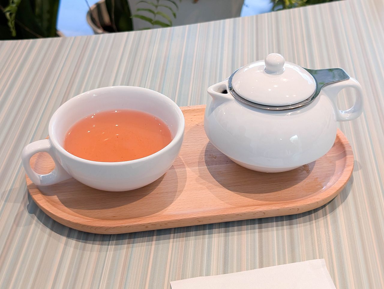 [食記][高雄市] GOR’ Coffee & Pâtisserie 內惟藝術中心門市 — 內惟藝術中心結合自然氣息的高質感咖啡廳，主打精品咖啡以及獨家供應法式甜點。