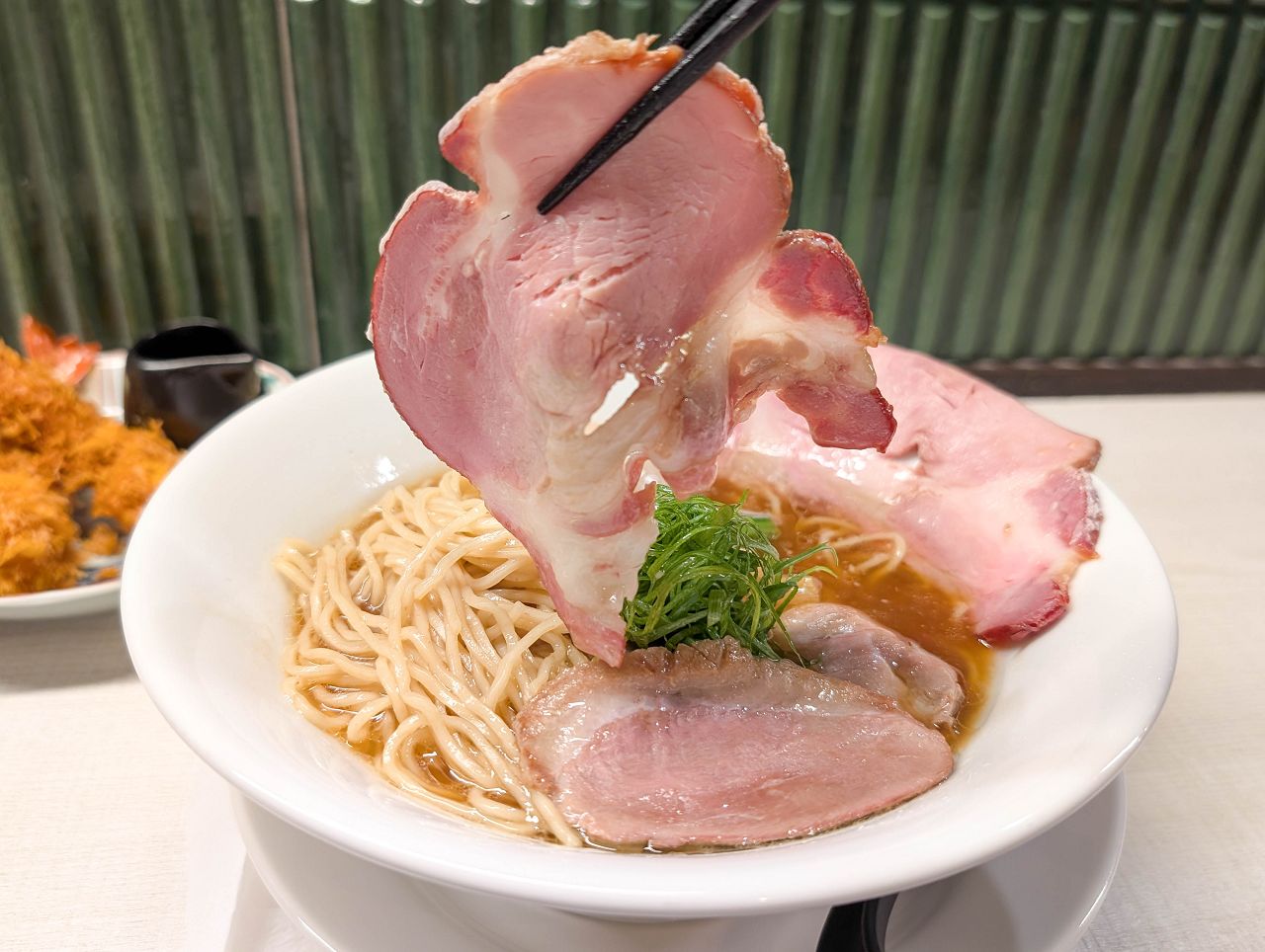 [食記][高雄市] 花山二代目拉麵 — 巨蛋商圈博愛路上新開鴨清湯拉麵專賣店