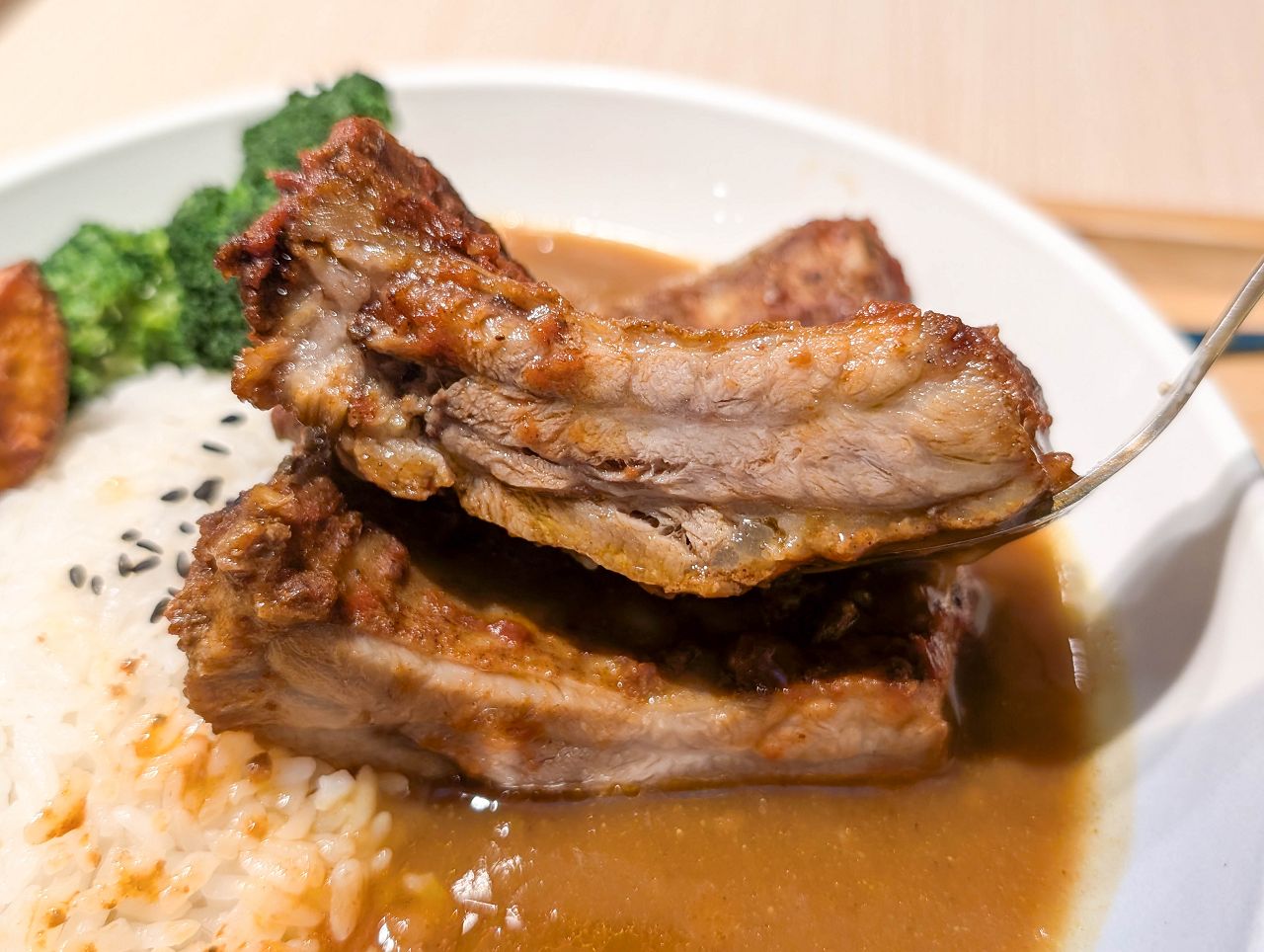 [食記][新北市][板橋區] 任風咖哩 — 板橋江子翠站附近咖哩專賣店，以水果熬煮的柑橘風味咖哩。