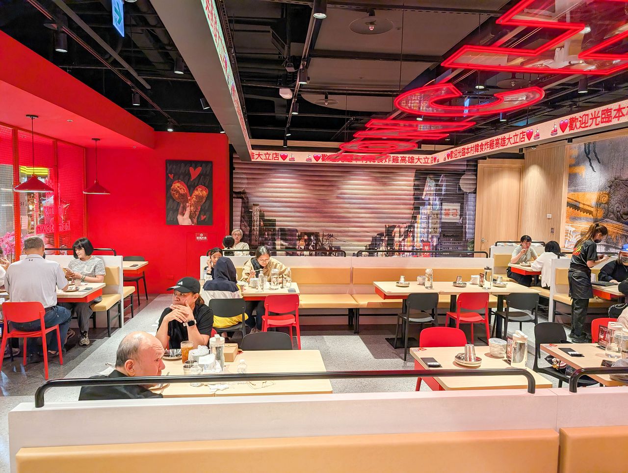 [食記][高雄市] Bonchon Chicken 本村韓食炸雞 高雄大立店 — 來自韓國釜山風靡全球的韓式炸雞品牌進駐高雄大立百貨