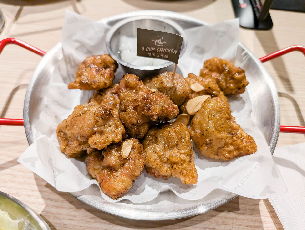 [食記][高雄市] Bonchon Chicken 本村韓食炸雞 高雄大立店 — 來自韓國釜山風靡全球的韓式炸雞品牌進駐高雄大立百貨