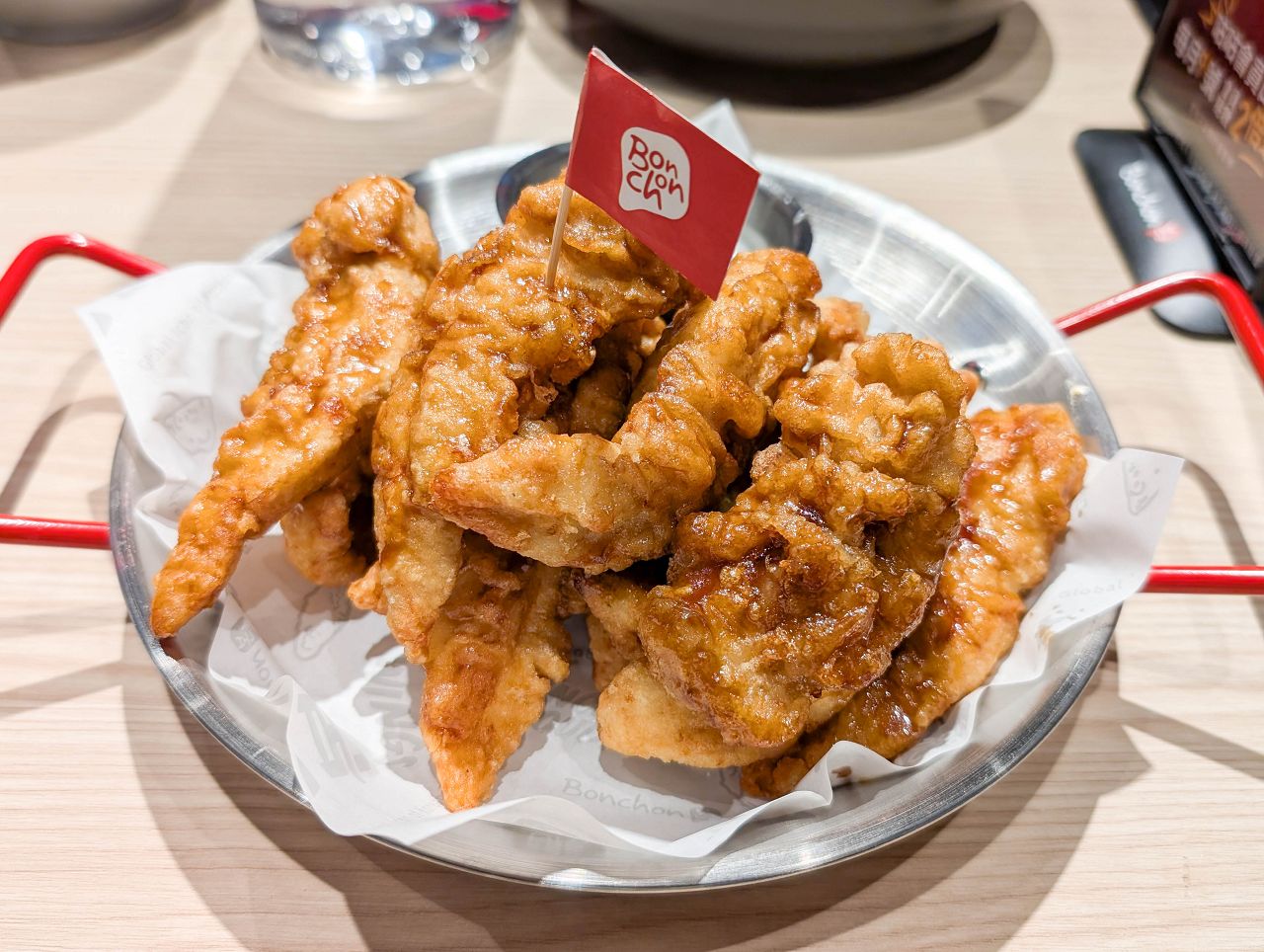[食記][高雄市] Bonchon Chicken 本村韓食炸雞 高雄大立店 — 來自韓國釜山風靡全球的韓式炸雞品牌進駐高雄大立百貨