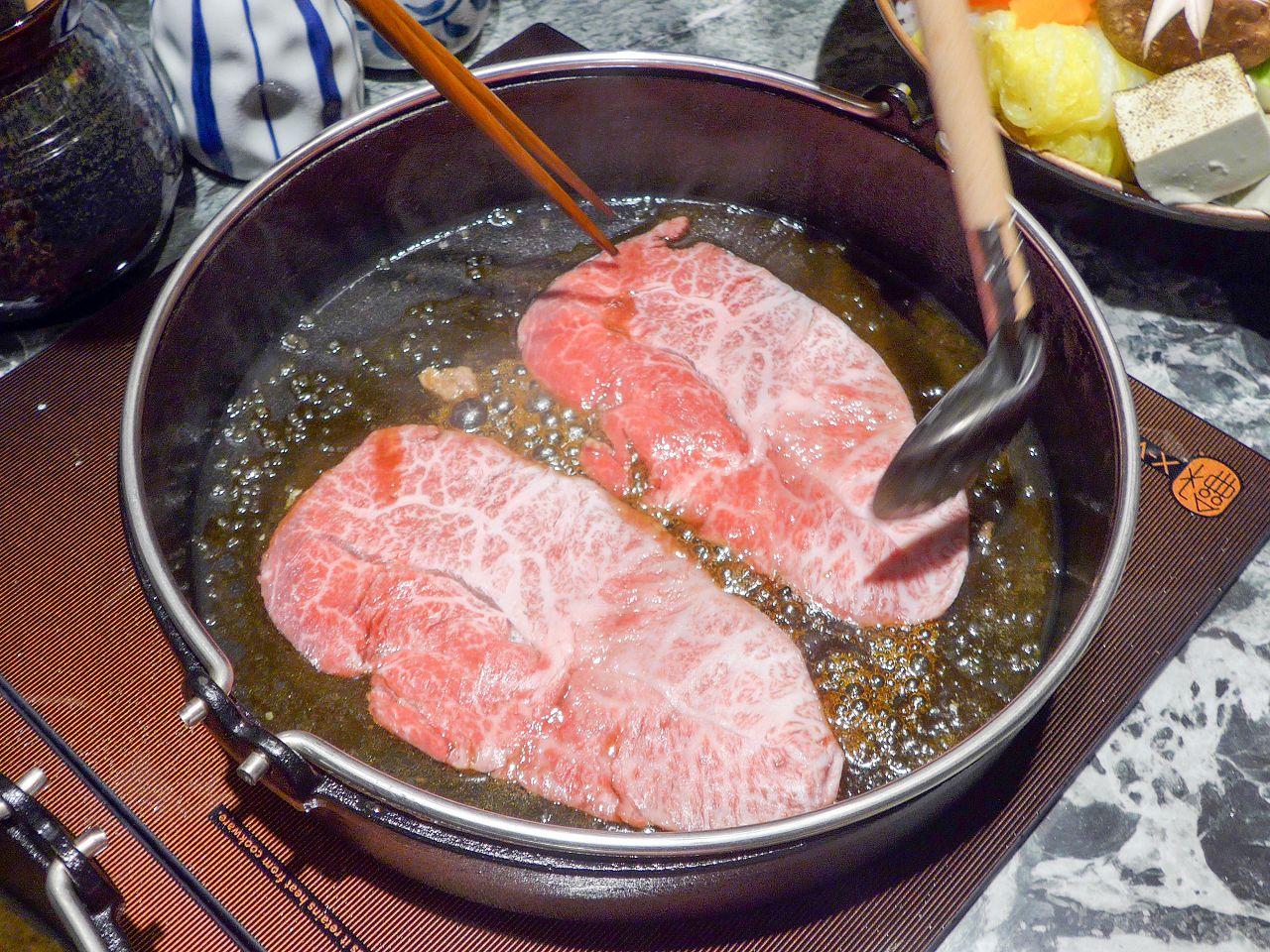 [食記][台北市] 祇園.禪院壽喜燒專門店 — 大安區新開幕京都祇園壽喜燒，全包廂預約困難店，完美演繹關西風壽喜燒的醬汁底蘊與職人精神。台北約會首選、藝人名人私房餐廳。