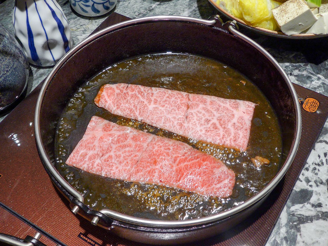 [食記][台北市] 祇園.禪院壽喜燒專門店 — 大安區新開幕京都祇園壽喜燒，全包廂預約困難店，完美演繹關西風壽喜燒的醬汁底蘊與職人精神。台北約會首選、藝人名人私房餐廳。