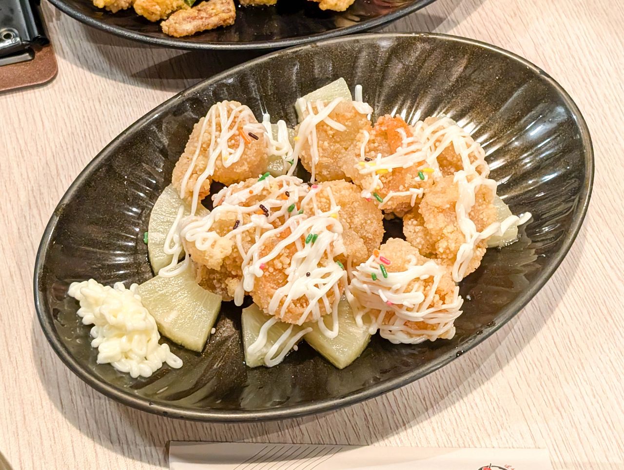 [食記][高雄市] 番太郎味自慢料理 — 中央公園對面豐富多樣的日本料理和台式熱炒，朋友團體聚餐好選擇。
