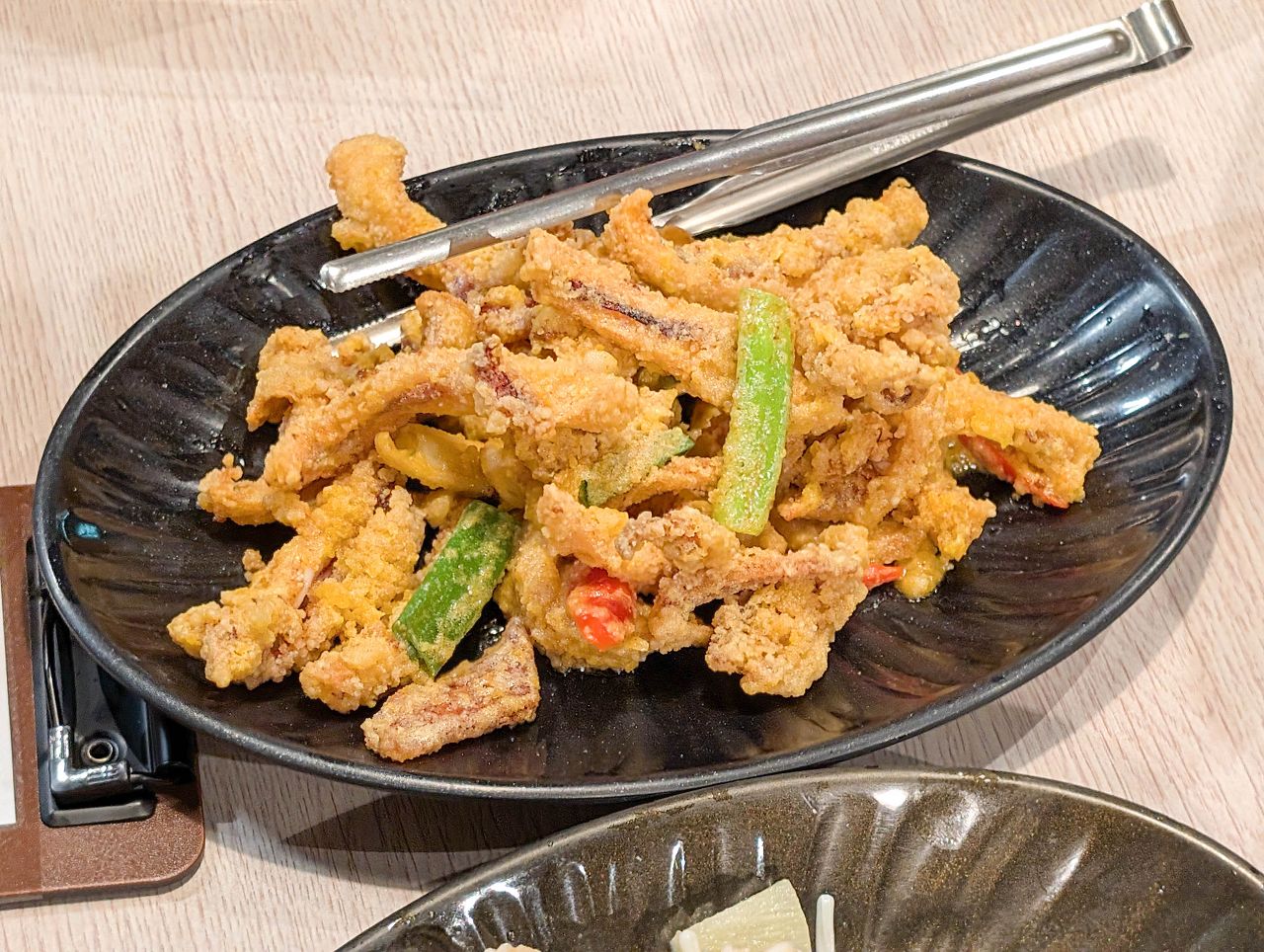 [食記][高雄市] 番太郎味自慢料理 — 中央公園對面豐富多樣的日本料理和台式熱炒，朋友團體聚餐好選擇。