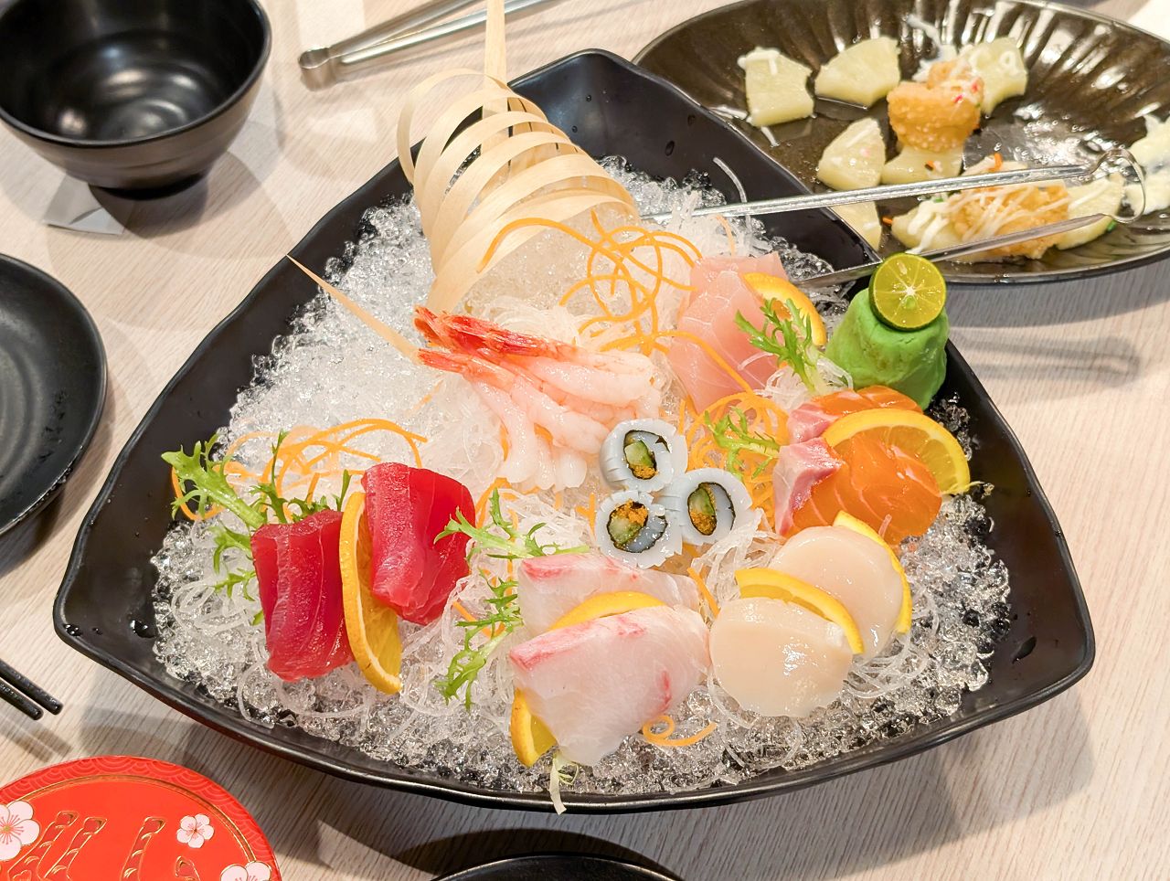 [食記][高雄市] 番太郎味自慢料理 — 中央公園對面豐富多樣的日本料理和台式熱炒，朋友團體聚餐好選擇。
