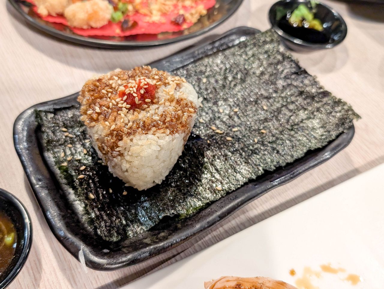 [食記][高雄市] 番太郎味自慢料理 — 中央公園對面豐富多樣的日本料理和台式熱炒，朋友團體聚餐好選擇。
