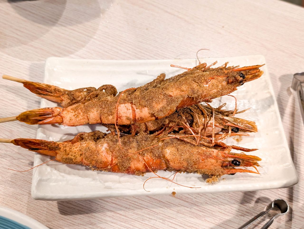 [食記][高雄市] 番太郎味自慢料理 — 中央公園對面豐富多樣的日本料理和台式熱炒，朋友團體聚餐好選擇。