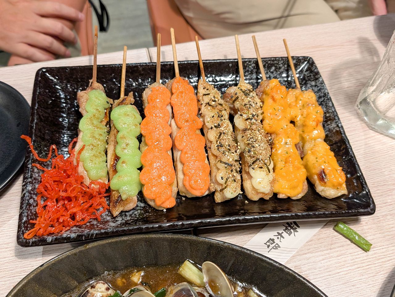 [食記][高雄市] 番太郎味自慢料理 — 中央公園對面豐富多樣的日本料理和台式熱炒，朋友團體聚餐好選擇。
