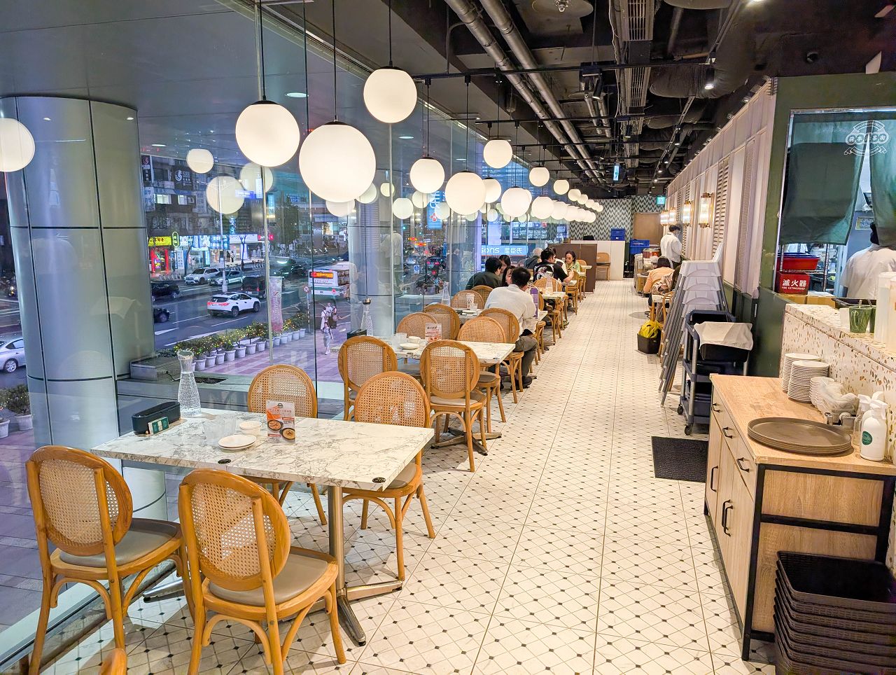 [食記][台北市] 荷李活茶街 — SOGO忠孝館2樓港式飲茶餐廳