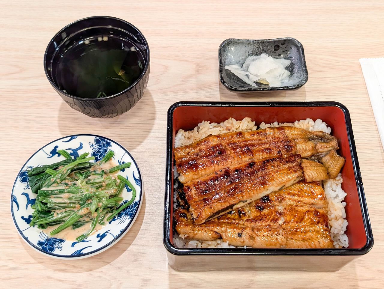 [食記][台北市] 肥前屋 — 捷運中山站附近七條通內擁有50年歷史的鰻魚飯老店回歸啦！