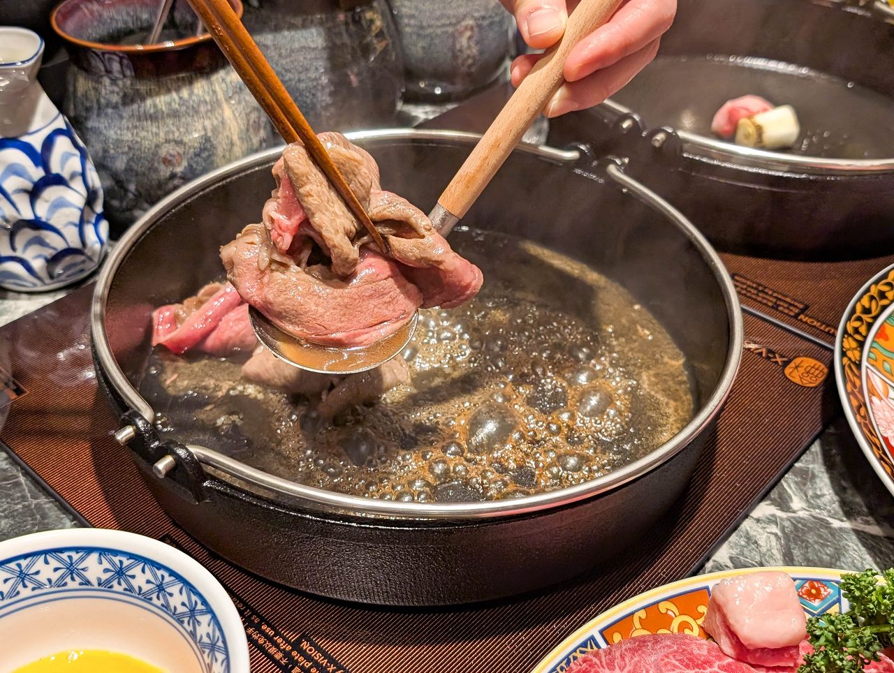 [食記][台北市] 祇園.禪院壽喜燒專門店 — 大安區新開幕京都祇園壽喜燒，全包廂預約困難店，完美演繹關西風壽喜燒的醬汁底蘊與職人精神。台北約會首選、藝人名人私房餐廳。