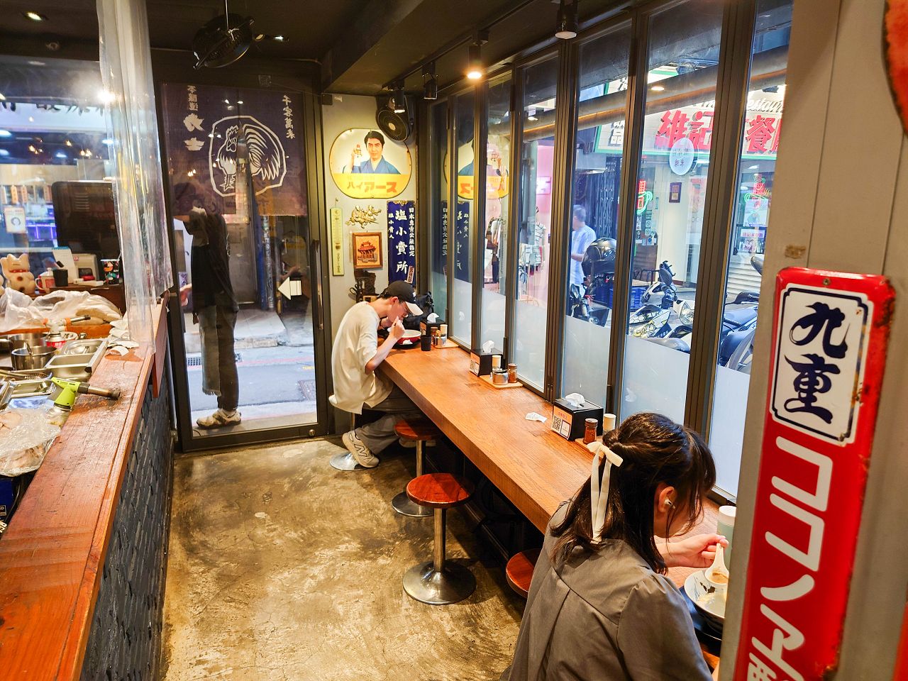 [食記][台北市] 道樂商店 — 西門町日式昭和風格拉麵店