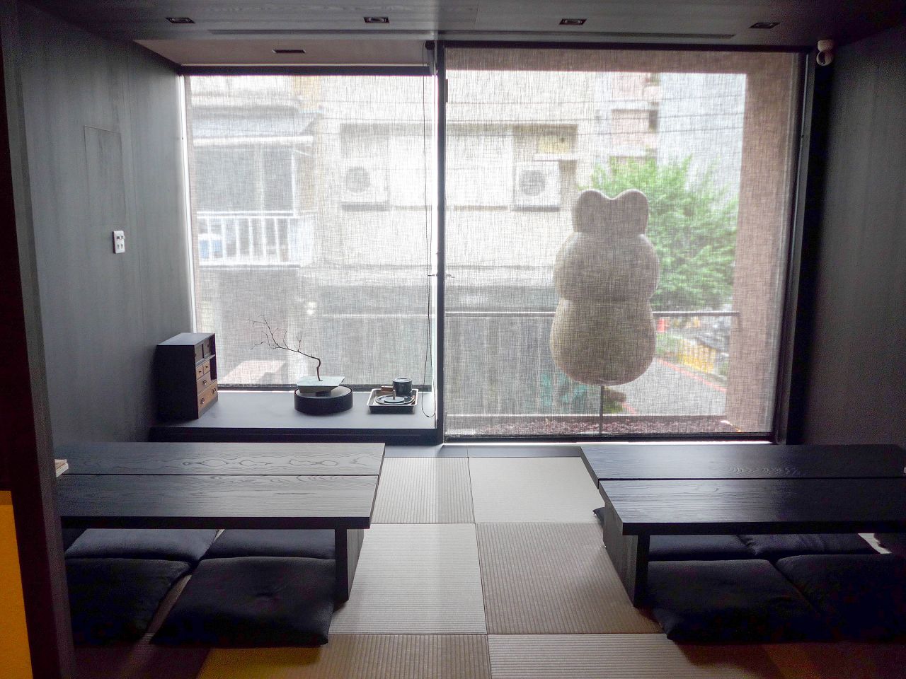 [食記][台中市] 悠寂庵 Yo Chi En — 審計新村內現代風格日本茶館兼水蕨餅專賣店，供應多款丸久小山園抹茶，軟嫩水潤的水蕨餅。