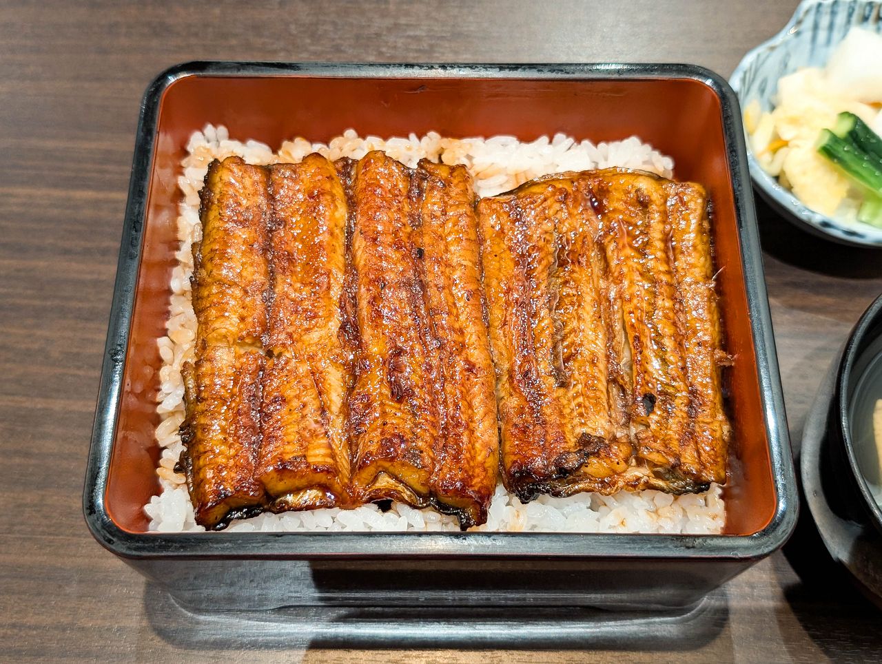 [食記][台北市] 魚庄 — 來自日本埼玉縣百年鰻魚飯老字號品牌，榮獲米其林指南餐廳。