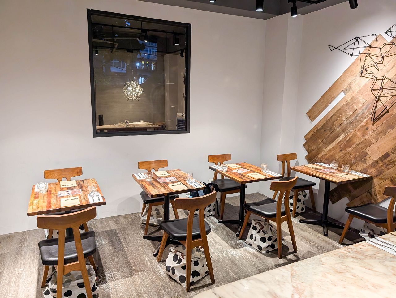 [食記][台北市] ConfitRémi 黑米 萬隆總店 — 捷運萬隆站附近巷弄內很受好評的義式餐廳