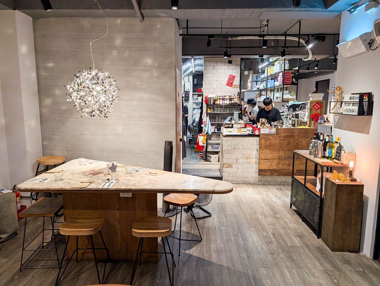 [食記][台北市] ConfitRémi 黑米 萬隆總店 — 捷運萬隆站附近巷弄內很受好評的義式餐廳