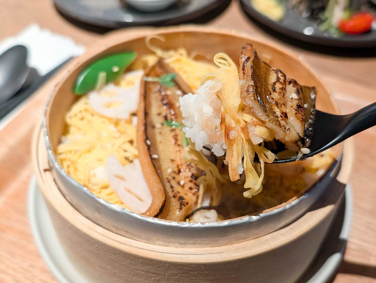 [食記][高雄市] WIRED CHAYA 茶屋 高雄大立店