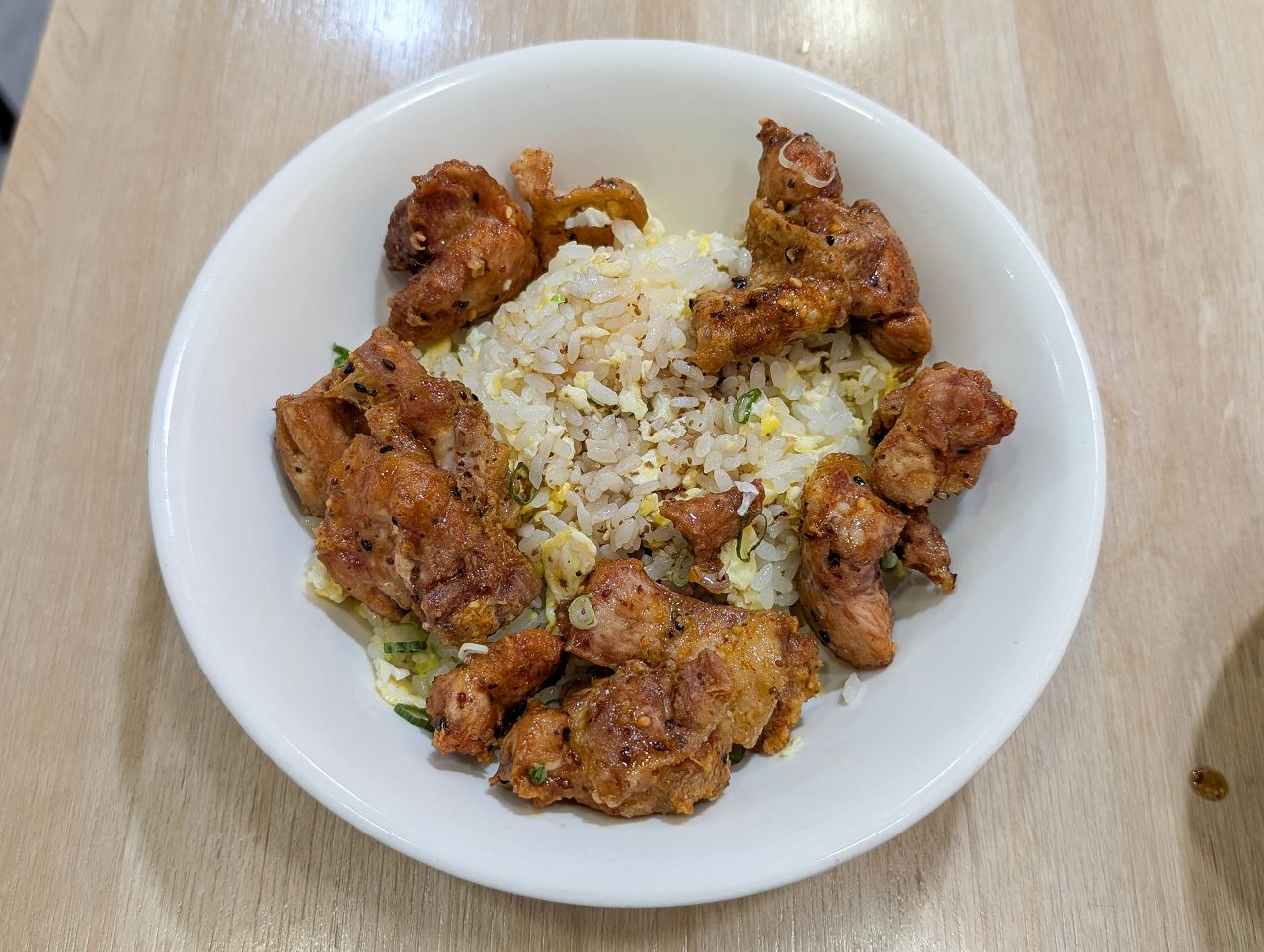 [食記][台北市] 巢飯麵食館 市府店 — 信義區平價炒飯麵食小館