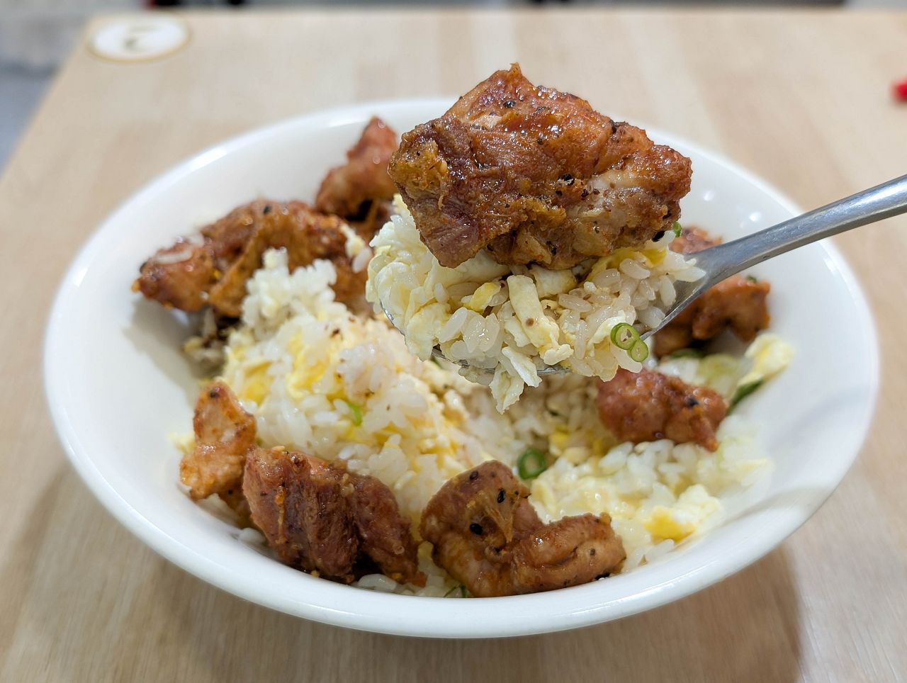 [食記][台北市] 巢飯麵食館 市府店 — 信義區平價炒飯麵食小館