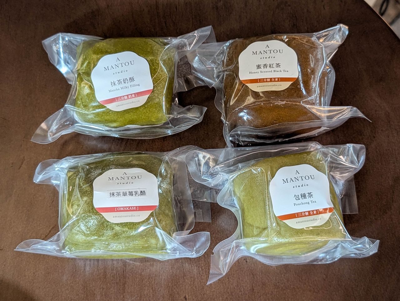 [食記][高雄市] 一饅頭店 新下店 — 高雄知名饅頭專賣店在巨蛋商圈附近新開咖啡廳，供應豐富多樣的饅頭現貨以及手作甜點和飲品。