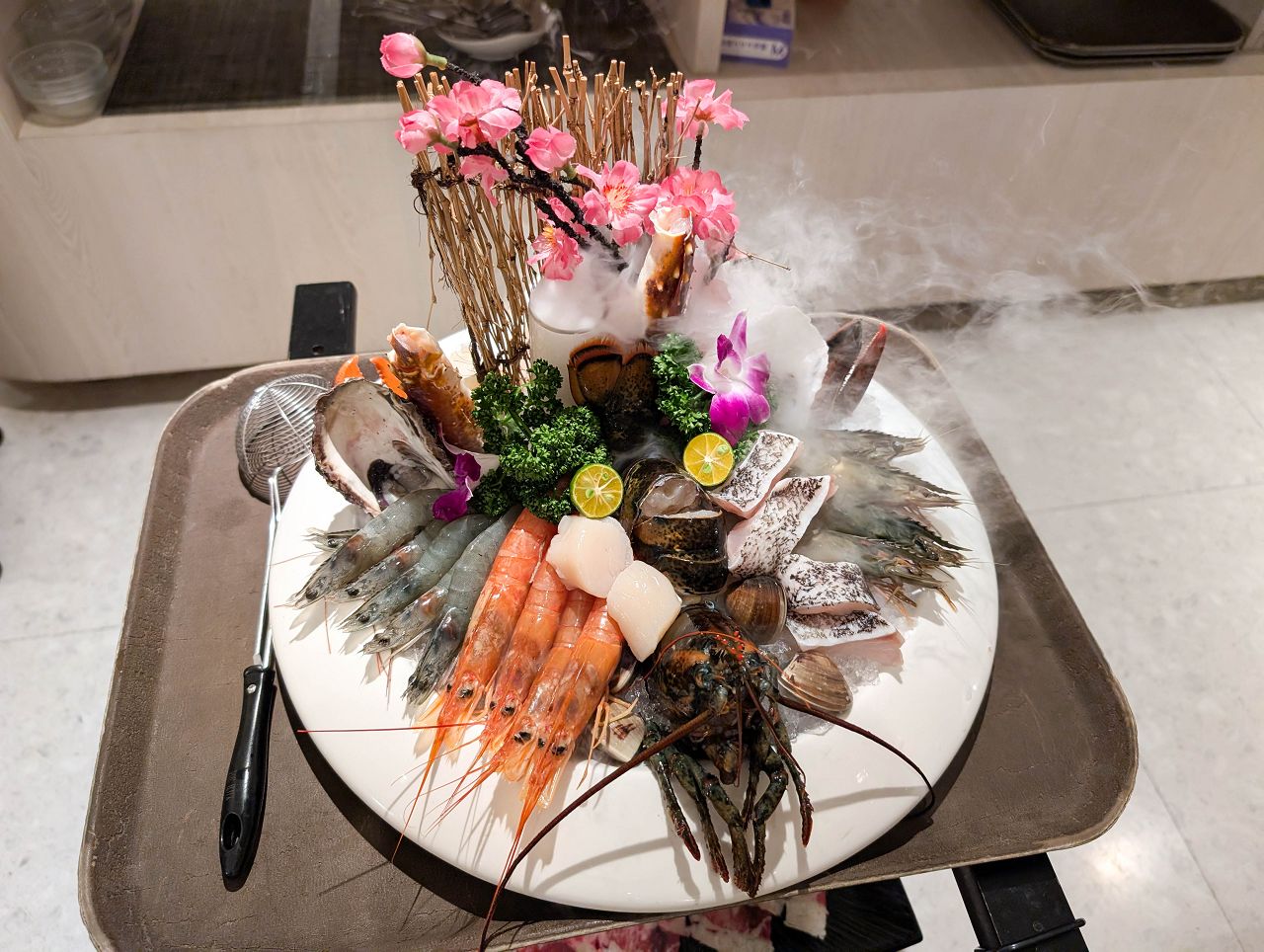 [食記][高雄市] 高雄福華大飯店 Smile One 精緻涮涮鍋 — 位於30樓高空的精緻火鍋餐廳，可俯瞰高雄市區美景。