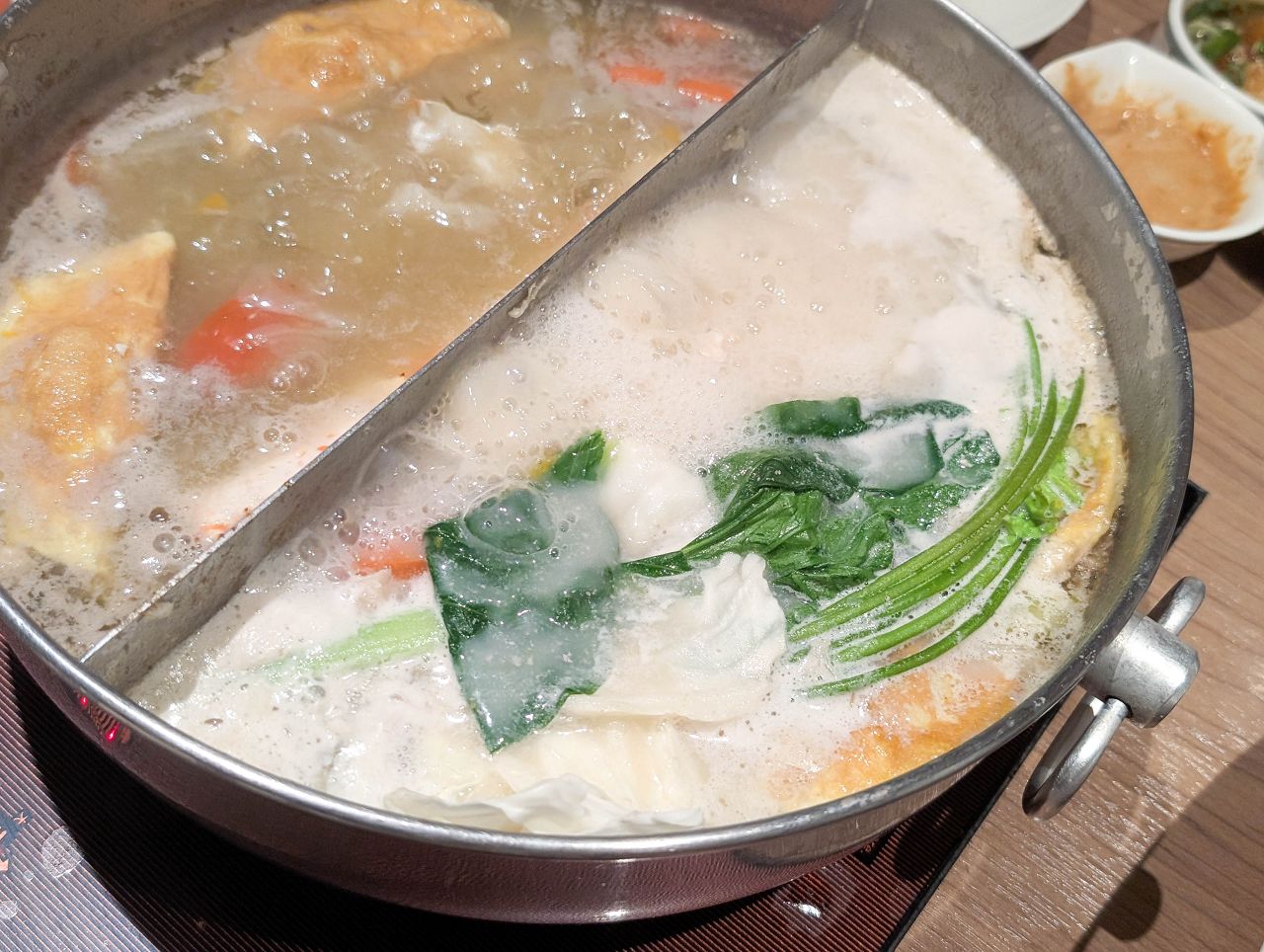 [食記][高雄市] 高雄福華大飯店 Smile One 精緻涮涮鍋 — 位於30樓高空的精緻火鍋餐廳，可俯瞰高雄市區美景。