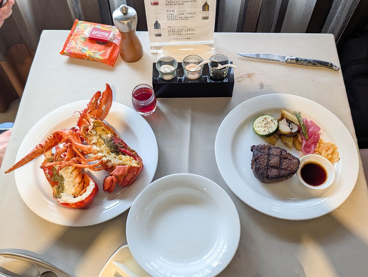 [食記][台南市] Tomato 牛排餐廳 — 成大附近已有超過20年歷史的牛排餐廳，主打白金級美國牛肉以及波士頓活龍蝦。