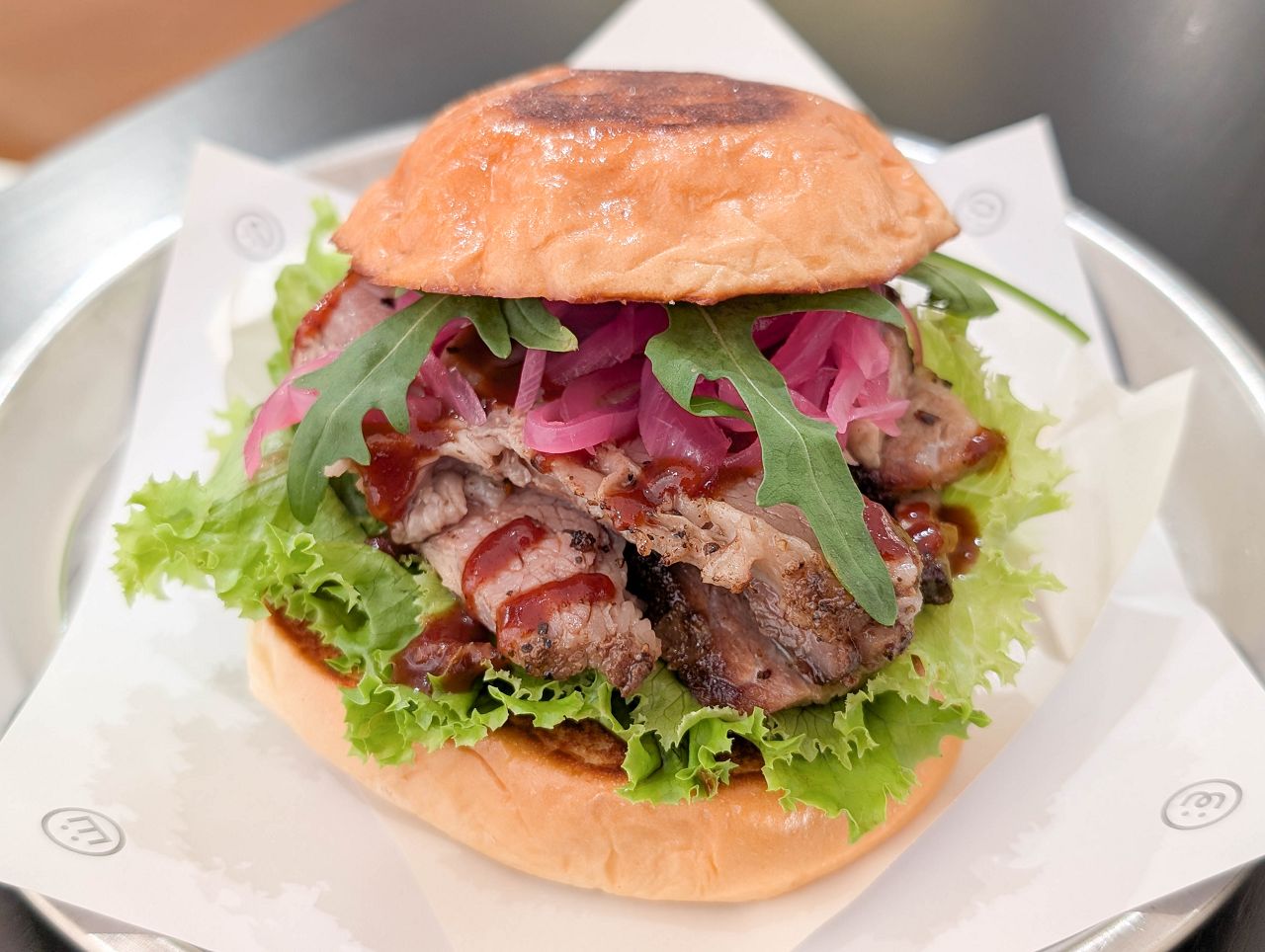 [食記][台北市] Wedo Burger 溫度漢堡 2部曲 — 台北小巨蛋附近簡約高質感漢堡+美式烤肉餐廳