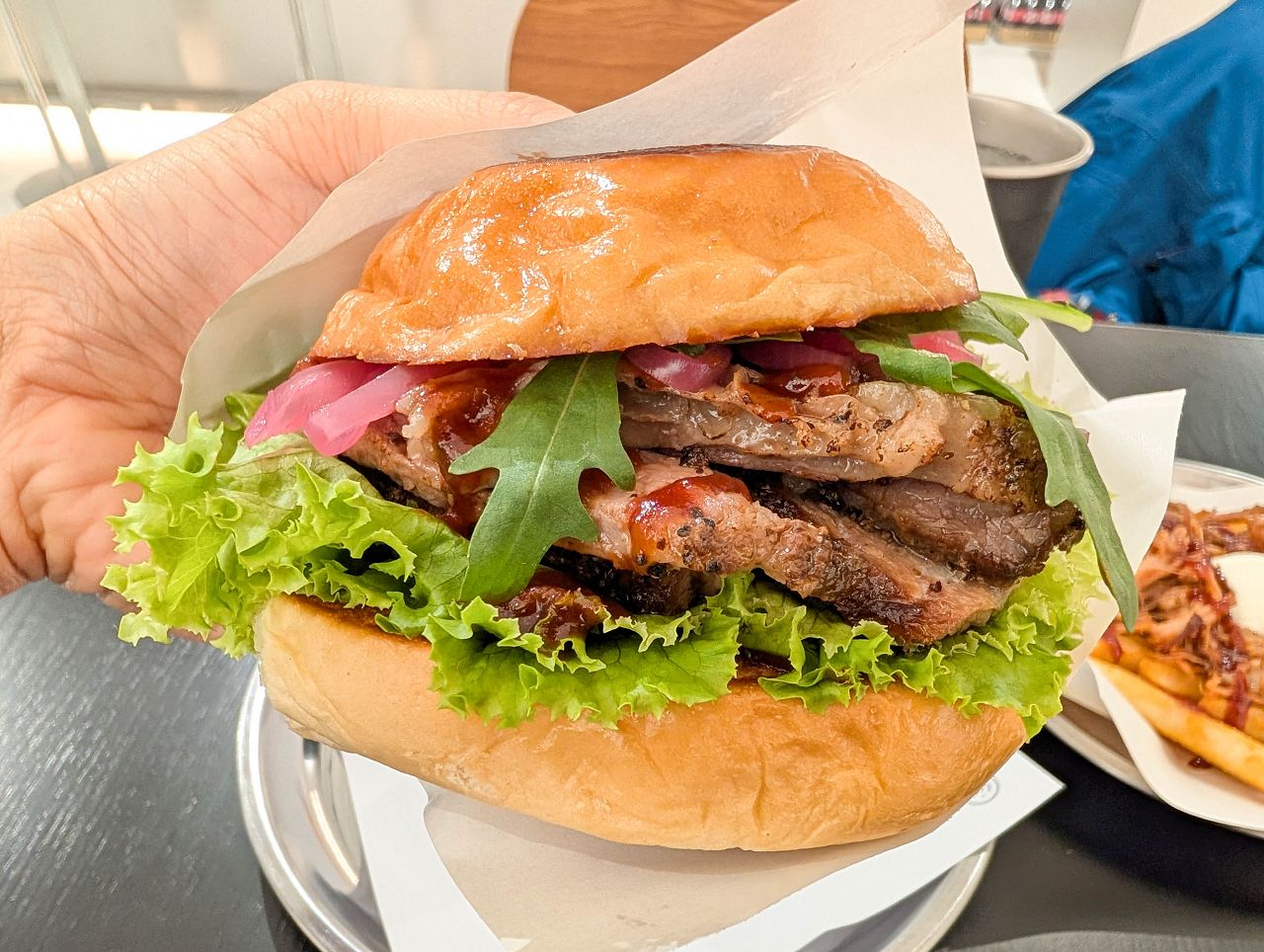 [食記][台北市] Wedo Burger 溫度漢堡 2部曲 — 台北小巨蛋附近簡約高質感漢堡+美式烤肉餐廳