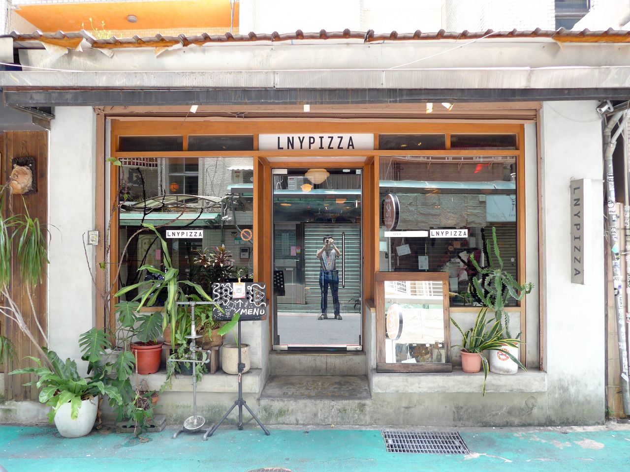 [食記][台北市] Little New York Pizzeria 小紐約披薩 敦南店 — 適合多人共享的20吋超大披薩