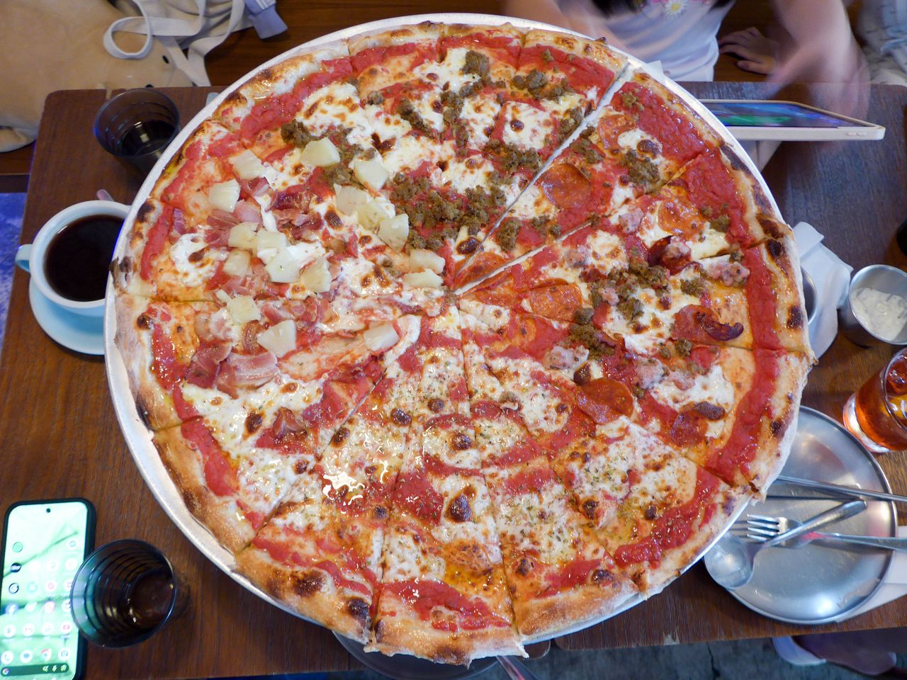[食記][台北市] Little New York Pizzeria 小紐約披薩 敦南店 — 適合多人共享的20吋超大披薩