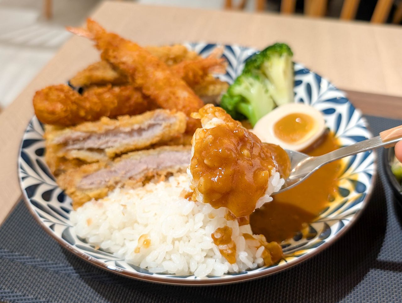 [食記][台北市] 農粹日式咖哩 長安店 — 平價美味的日式咖哩，選用小農新鮮食材烹調製作。