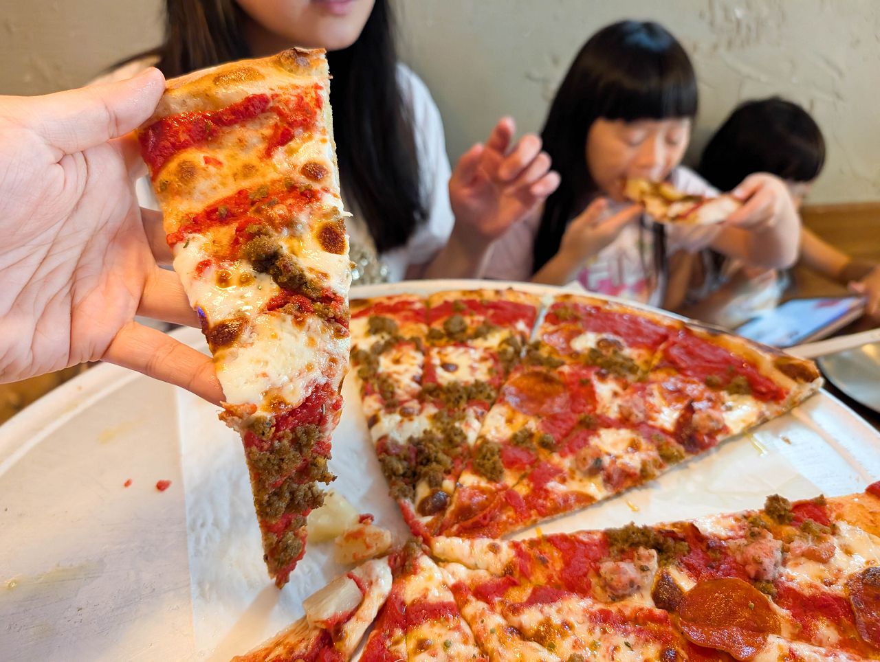 [食記][台北市] Little New York Pizzeria 小紐約披薩 敦南店 — 適合多人共享的20吋超大披薩