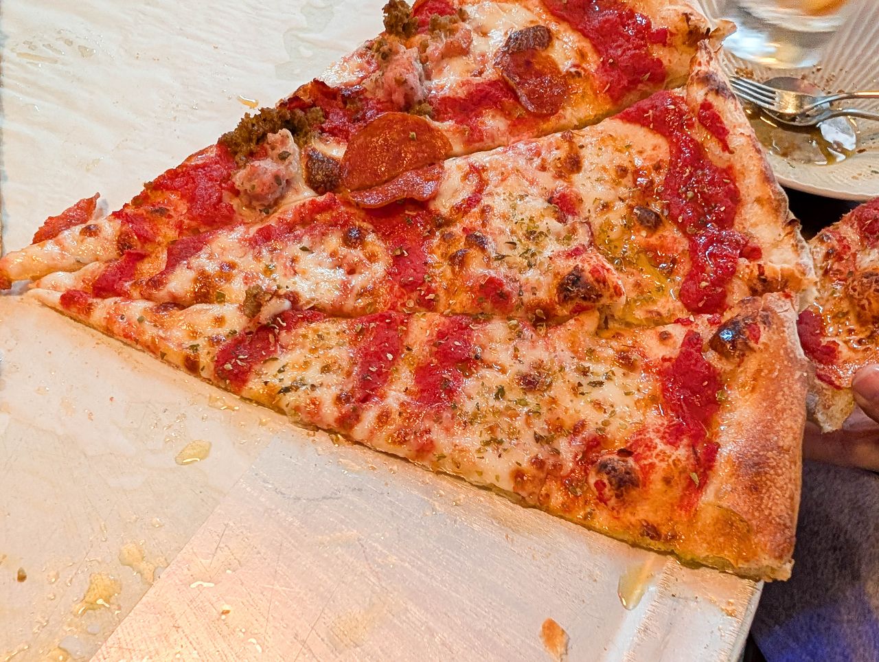 [食記][台北市] Little New York Pizzeria 小紐約披薩 敦南店 — 適合多人共享的20吋超大披薩