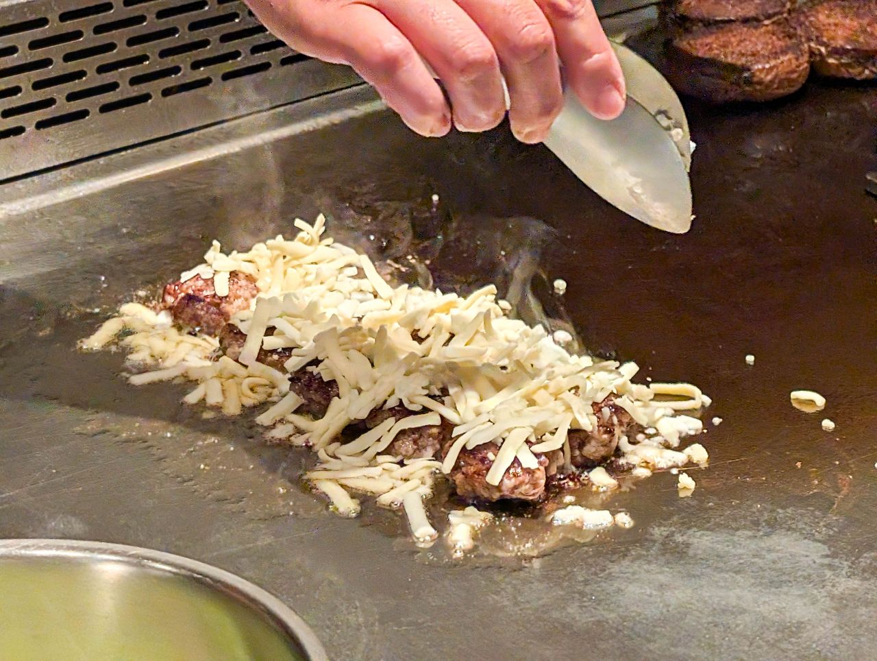[食記][新北市][板橋區] 初魚鐵板料亭-板橋大遠百店 — 板橋大遠百內頂級高質感鐵板燒