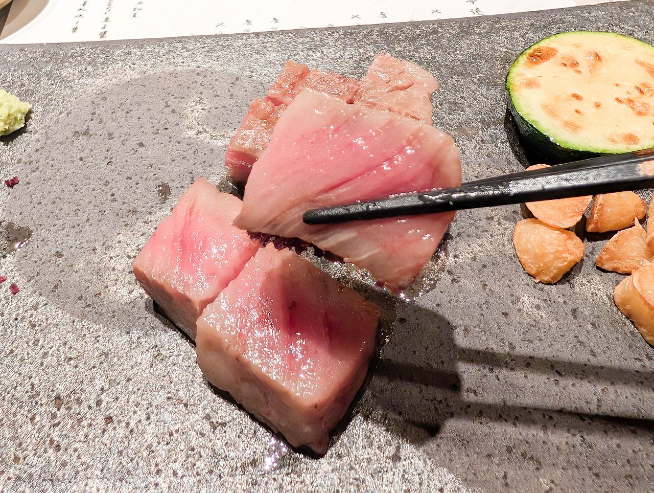 [食記][新北市][板橋區] 初魚鐵板料亭-板橋大遠百店 — 板橋大遠百內頂級高質感鐵板燒