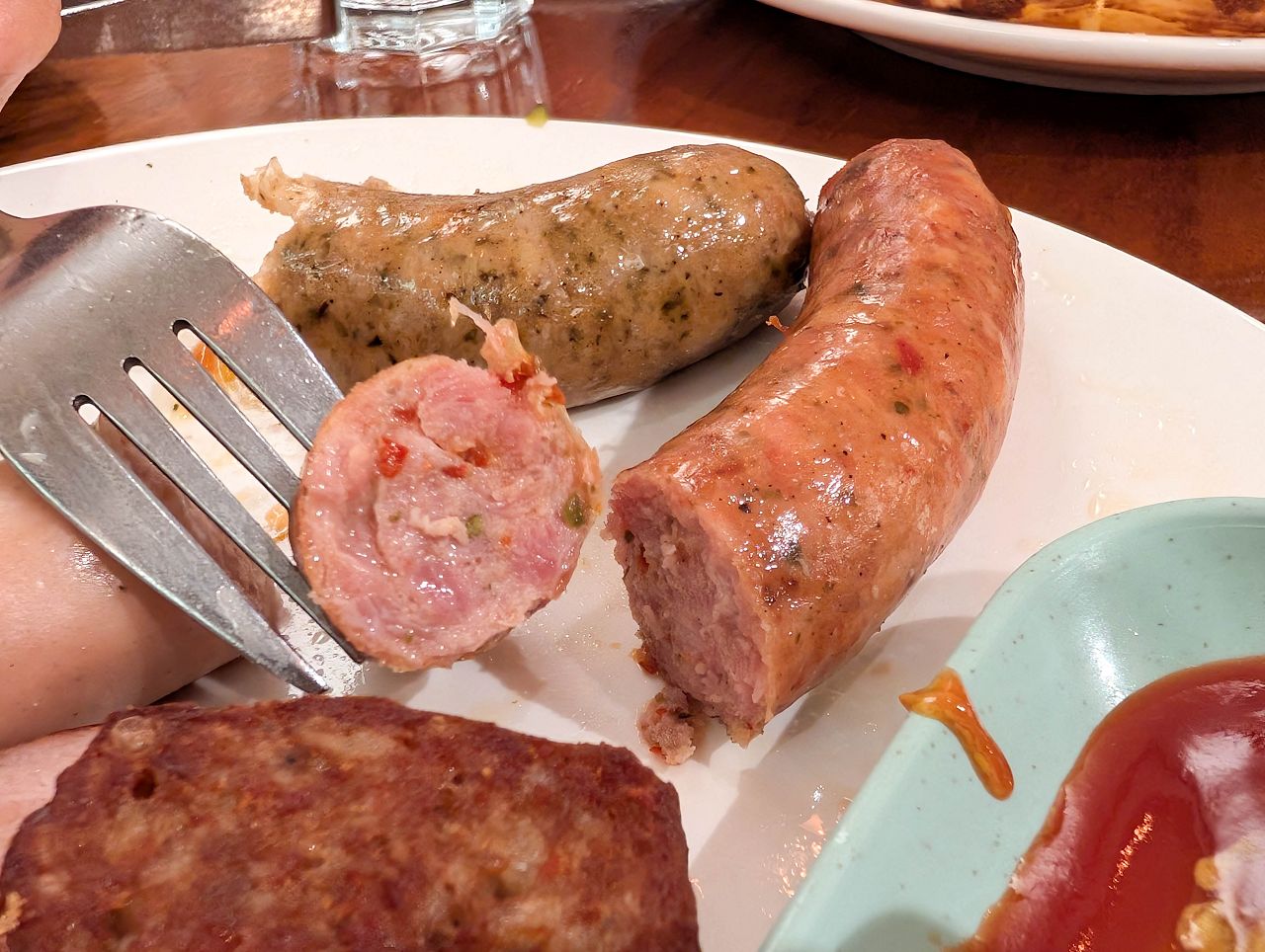 [食記][新北市][板橋區] Schumann’s Bistro No. 6 舒曼六號餐館 板橋新埔店 — 主打脆皮德國豬腳、德式香腸、高蛋白早午餐的餐酒館