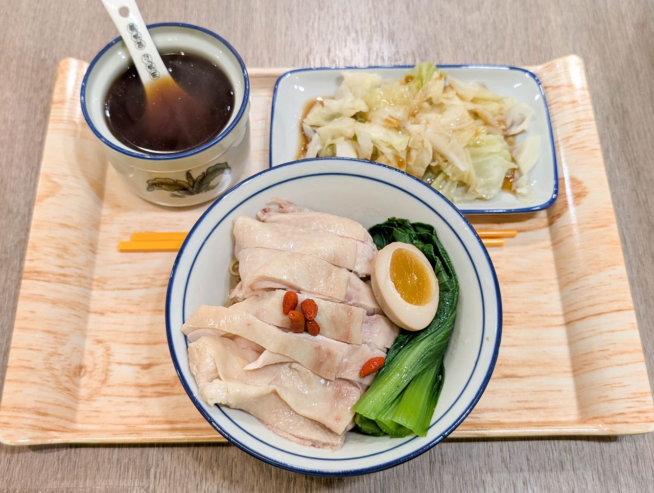 [食記][台北市] 良良海南雞 八德台安店 — 台安醫院附近巷弄內星馬海南雞飯專賣店